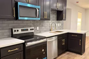 5842 Southford St, Houston, TX 77033 - Photo 9