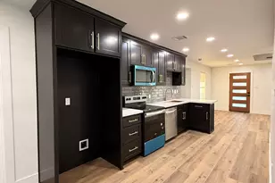 5842 Southford St, Houston, TX 77033 - Photo 11