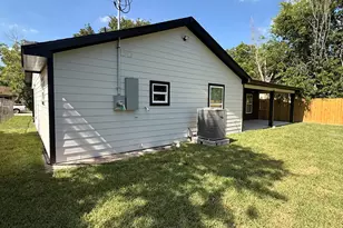 5842 Southford St, Houston, TX 77033 - Photo 37