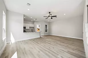 13218 Opera Dr, Houston, TX 77047 - Photo 3