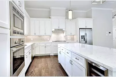 215 Willow Street, Shenandoah, TX 77384 - Photo 9