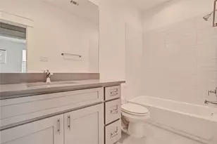 728 E 38th St, Houston, TX 77022 - Photo 11