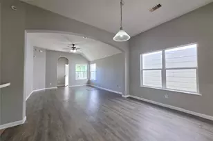 811 Forest Hillside Ln, Houston, TX 77067 - Photo 5