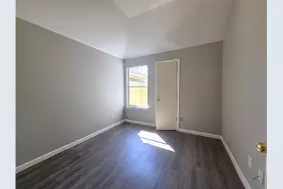 811 Forest Hillside Lane, Houston, TX 77067 - Photo 9