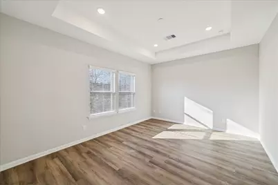 8127 Esther Acres Lane, Houston, TX 77088 - Photo 5