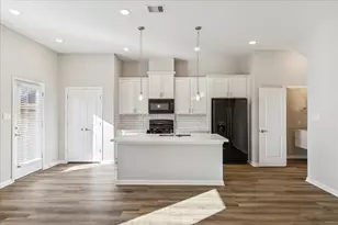 8127 Esther Acres Ln, Houston, TX 77088 - Photo 3