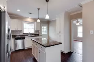 2612 Harvard St, Houston, TX 77008 - Photo 11