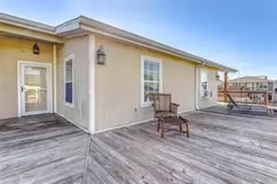 1331 Bay Dr, Crystal Beach, TX 77650 - Photo 19