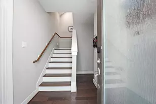 2057 Sherwood Forest St, Houston, TX 77043 - Photo 11
