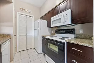 6500 Harbor Town Dr, Houston, TX 77036 - Photo 3