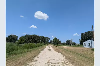 9100 Delesandri Drive, Hitchcock, TX 77563 - Photo 9