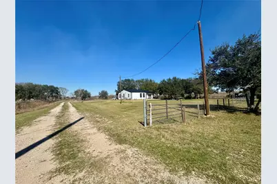 9100 Delesandri Drive, Hitchcock, TX 77563 - Photo 11