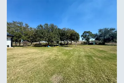 9100 Delesandri Drive, Hitchcock, TX 77563 - Photo 13