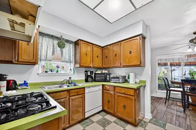 8222 La Roche Lane, Houston, TX 77036 - Photo 11