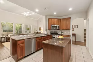 74 S Archwyck Cir, The Woodlands, TX 77382 - Photo 11