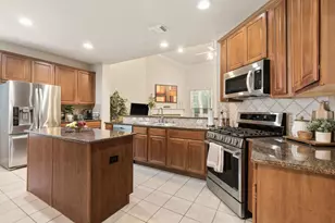 74 S Archwyck Cir, The Woodlands, TX 77382 - Photo 13