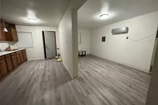 618 S 6th St, Kenedy, TX 78119 - Photo 5