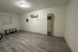 618 S 6th St, Kenedy, TX 78119 - Photo 3