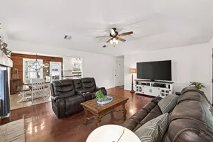 31915 Debbi Ln, Magnolia, TX 77355 - Photo 5