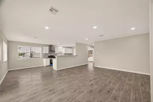 7627 Green Lawn Dr, Houston, TX 77088 - Photo 11