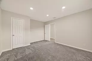 7627 Green Lawn Dr, Houston, TX 77088 - Photo 25