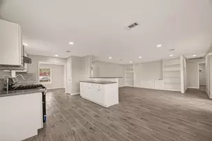 7627 Green Lawn Dr, Houston, TX 77088 - Photo 15