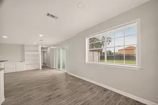 7627 Green Lawn Dr, Houston, TX 77088 - Photo 15