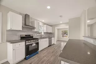 7627 Green Lawn Dr, Houston, TX 77088 - Photo 19