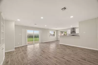 7627 Green Lawn Drive, Houston, TX 77088 - Photo 11