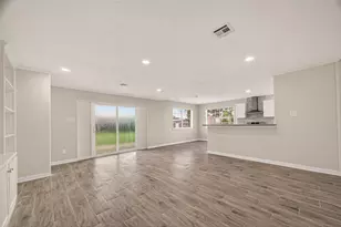 7627 Green Lawn Dr, Houston, TX 77088 - Photo 11