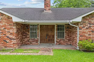 120 Texas Ave, League City, TX 77573 - Photo 5