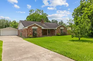 120 Texas Ave, League City, TX 77573 - Photo 3