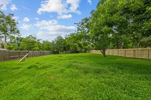 120 Texas Ave, League City, TX 77573 - Photo 27