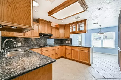 803 Greenbriar Avenue, Friendswood, TX 77546 - Photo 17