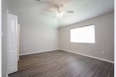 10919 Skybird Drive, Houston, TX 77064 - Photo 11