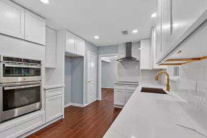 5923 Rutherglenn Drive, Houston, TX 77096 - Photo 17