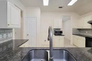 3010 Stonecross Ln, Dickinson, TX 77539 - Photo 13