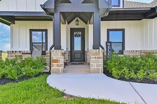 447 Sunset Trail, Angleton, TX 77515 - Photo 3