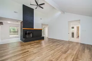 19 Tremont Woods Ct, The Woodlands, TX 77381 - Photo 11