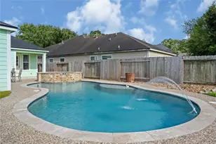 12731 Whistling Springs Dr, Humble, TX 77346 - Photo 27
