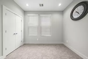 8322 Curry Rd, Houston, TX 77093 - Photo 17