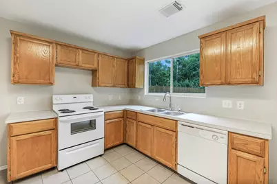 509 Dogwood Cluster Court, Conroe, TX 77301 - Photo 9