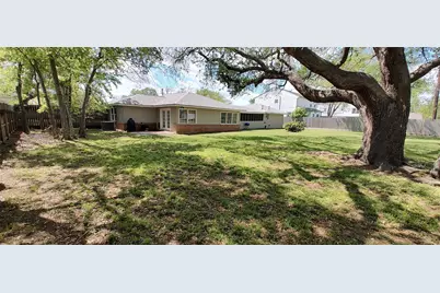 202 E Forest Avenue, Shoreacres, TX 77571 - Photo 25