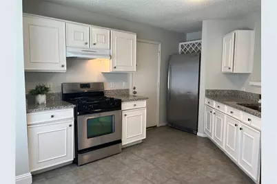 2703 Hot Springs Drive, Pearland, TX 77584 - Photo 9