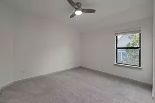 98 Dorado Dr, Friendswood, TX 77546 - Photo 33