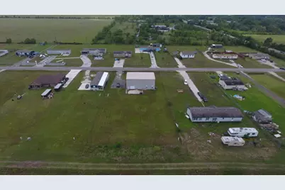 8417 Los Robles Avenue, Alvin, TX 77511 - Photo 39