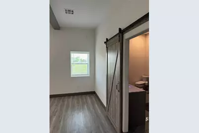 8417 Los Robles Avenue, Alvin, TX 77511 - Photo 21