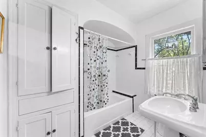 1635 Milford Street, Houston, TX 77006 - Photo 13