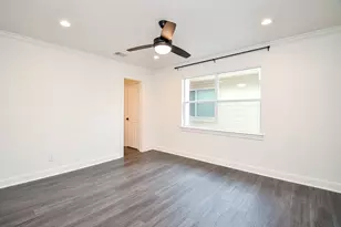 9655 Longmont Dr, Houston, TX 77063 - Photo 31