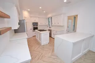 9655 Longmont Dr, Houston, TX 77063 - Photo 13